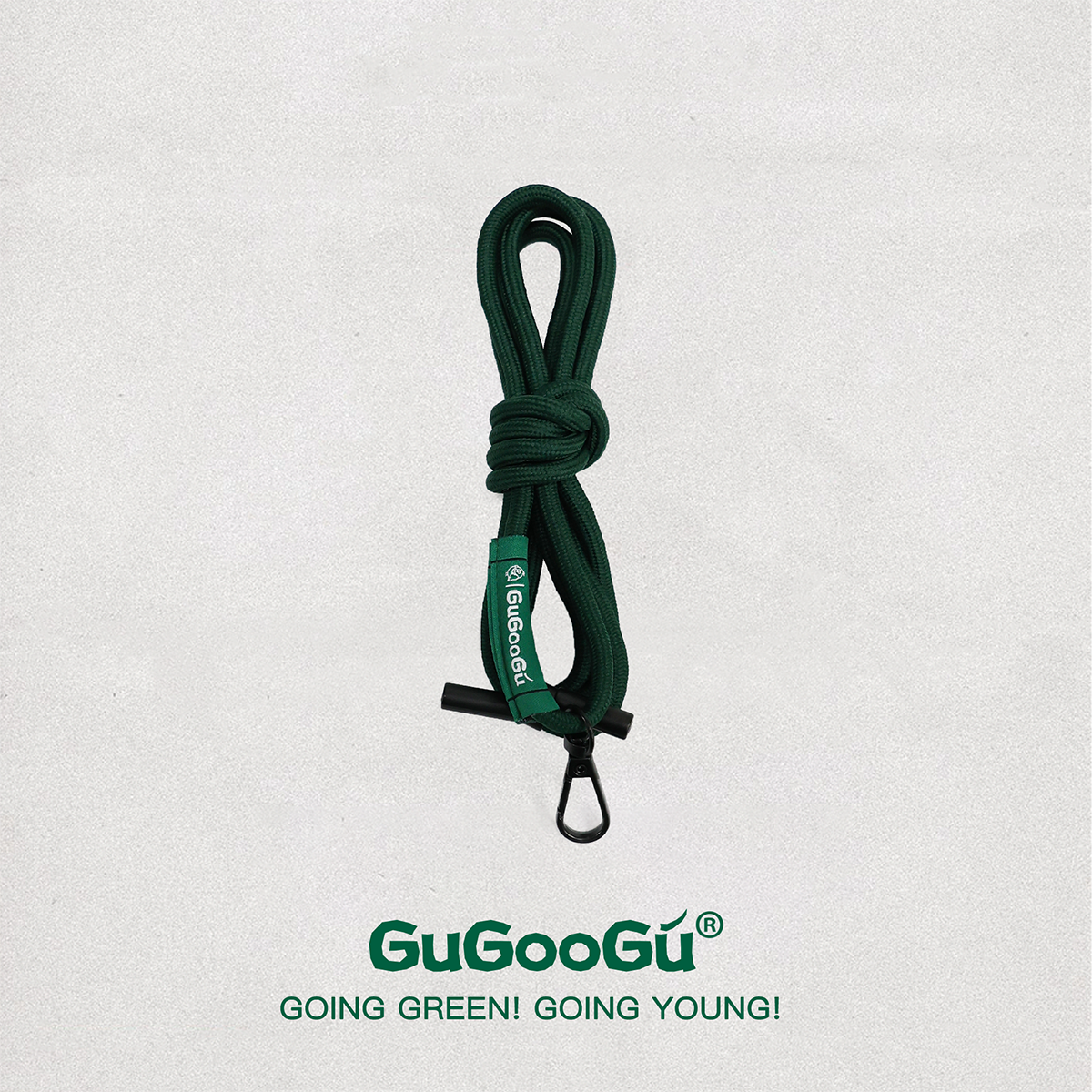 這是GUGOOGU的多功能手機繩，選用了品牌綠的顏色。