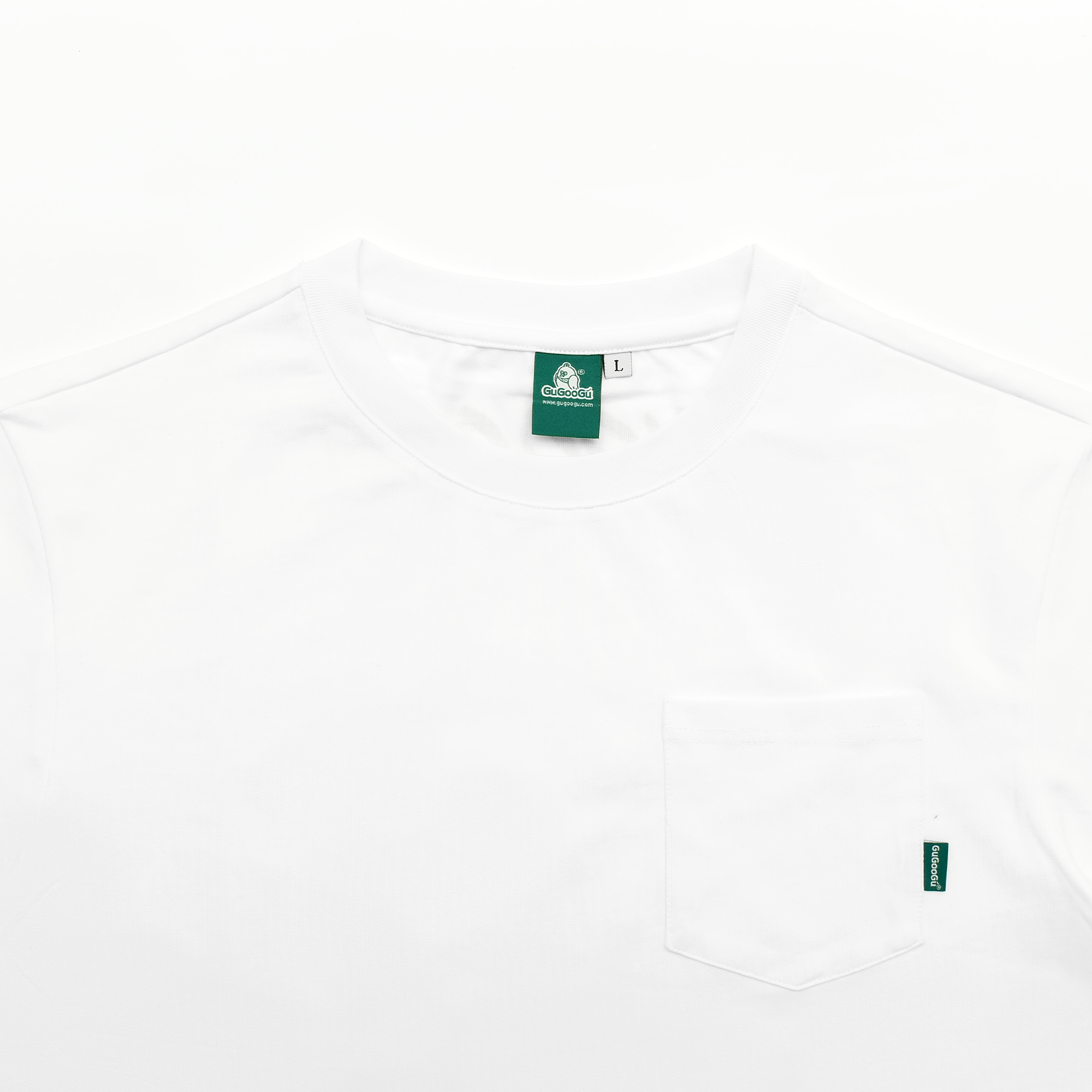 Gugoogu Contrast Stitch Cursive Logo Pocket Slim Fit T-Shirt | White | Hong Kong Original Design