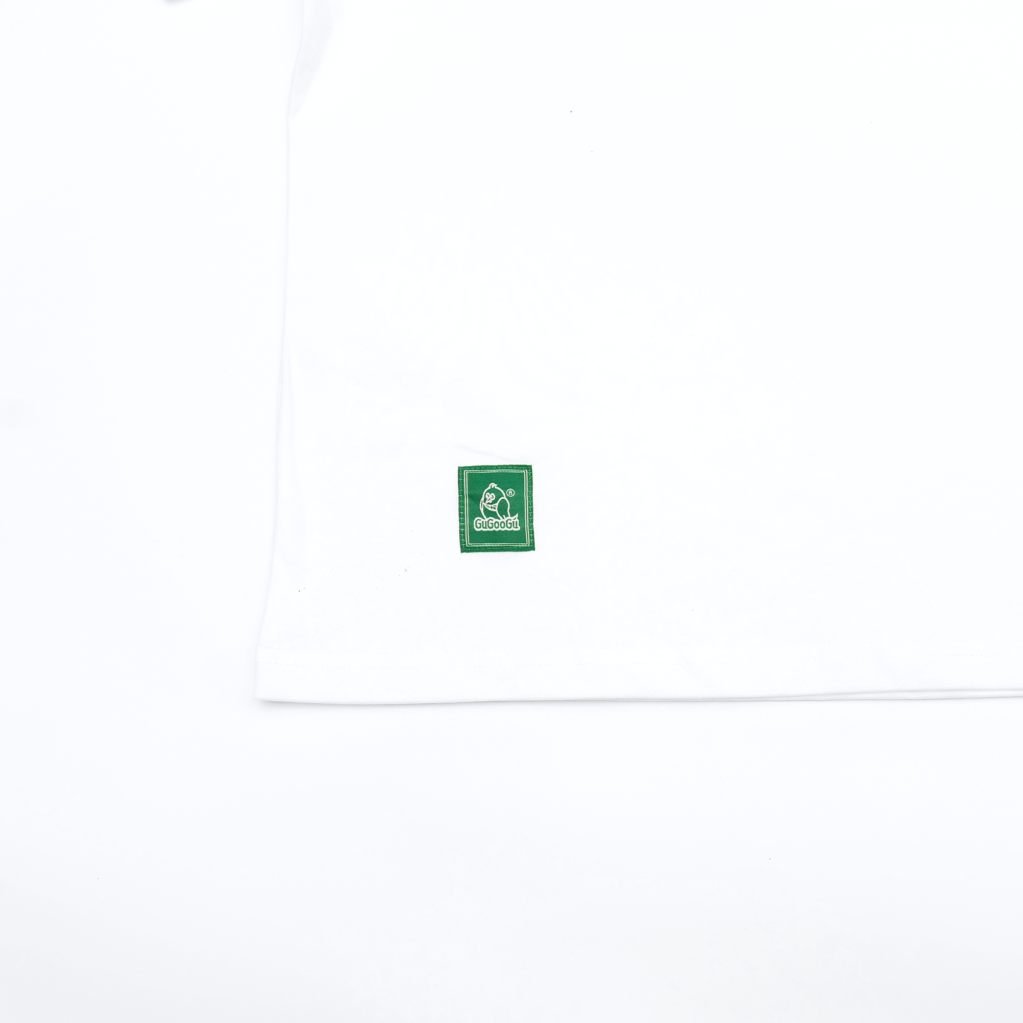 Gugoogu Contrast Stitch Cursive Logo Pocket Slim Fit T-Shirt | White | Hong Kong Original Design