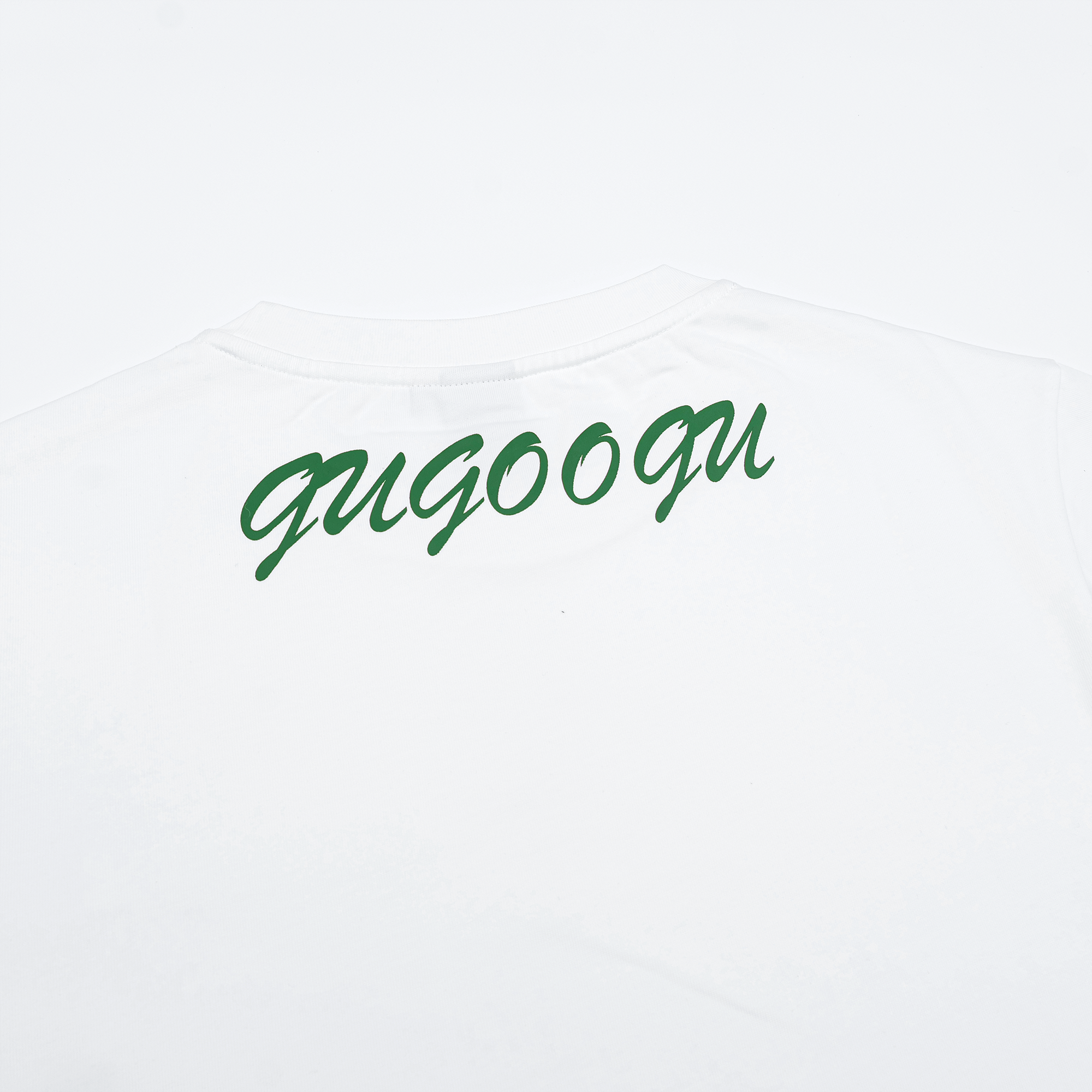 Gugoogu Contrast Stitch Cursive Logo Pocket Slim Fit T-Shirt | White | Hong Kong Original Design