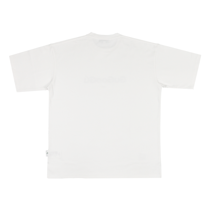 GUGOOGU純白色T恤，男女皆適穿，可休閒可正式，是各種場合都適穿的百搭單品。