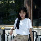 Gugoogu Contrast Stitch Cursive Logo Pocket Slim Fit T-Shirt | White | Hong Kong Original Design