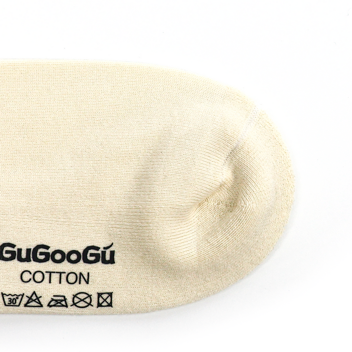 GUGOOGU 運動襪 採用手工縫頭技術，平整貼合，舒適不硌腳。