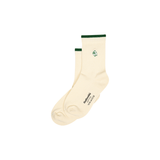 這是GUGOOGU的綠色飾邊米色中筒襪，採用手工縫頭的工藝，腳感舒適，不會有異物感。